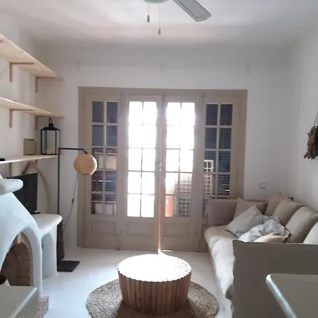 Binichu Beach House *